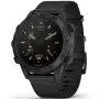 Garmin MARQ Commander Gen 2 Carbon Edition 010-02722-01 ur med  urskive og en urkasse på 46 mm i diameter og en Canvasrem, Gummirem i Sort