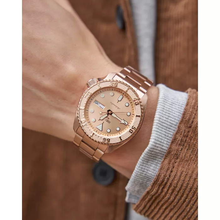 Seiko 5 Sports Automatic SRPE72K1 Ditur