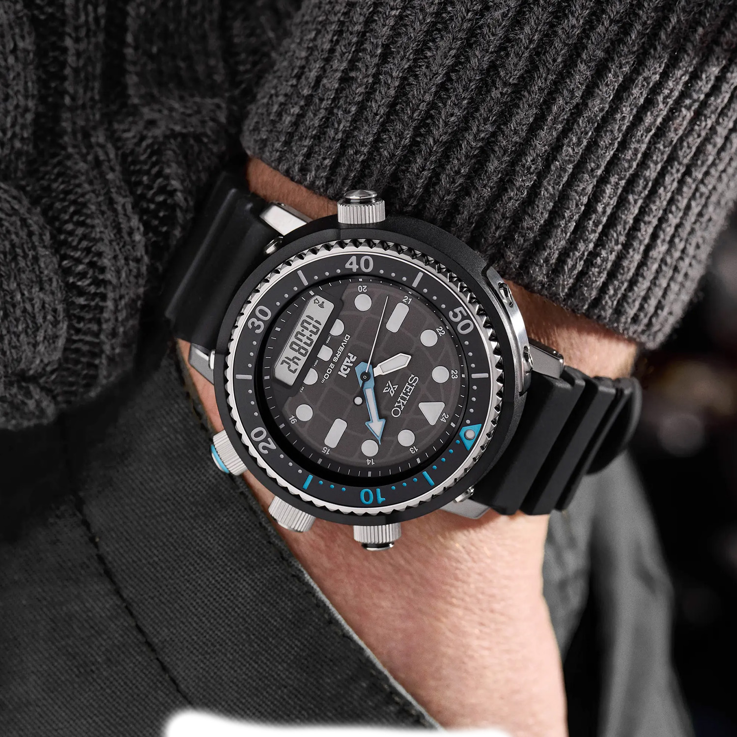 Alternativ bild 1 för SEIKO Prospex Diver Solar Arnie 47mm