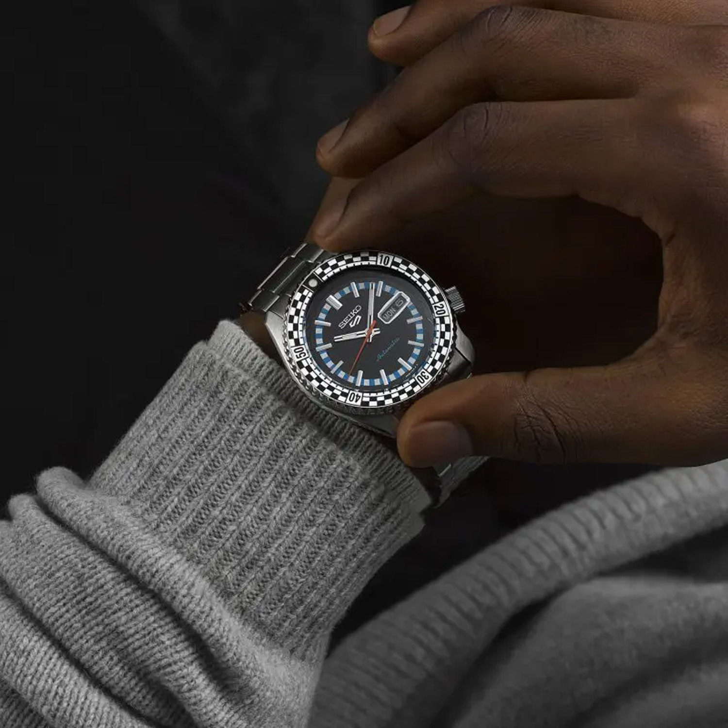 Alternativ bild 1 för SEIKO 5 Sports 42.5mm Black and White Checker Flag
