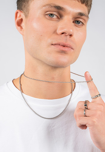 Jewellery model hero