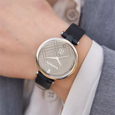 Billede af et Garmin Lily dame smartwatch