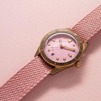 Billede af et dameur med automatisk urværk